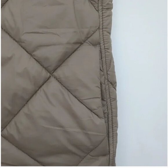 Mango quilted puffer vest size XS in great shape. - Picture 4 of 5